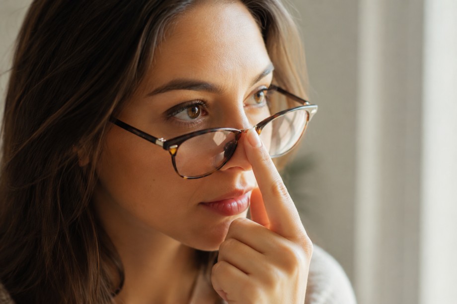Why Do My Glasses Keep Sliding Down? Causes and Professional Fixes